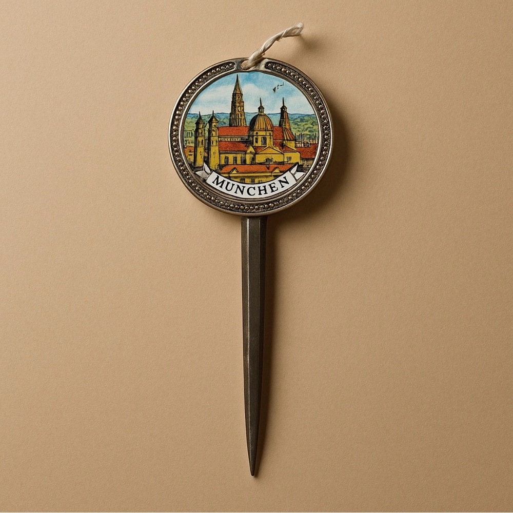 RARE Vintage Munchen Letter Opener Book Mark Garden Statue European Collection